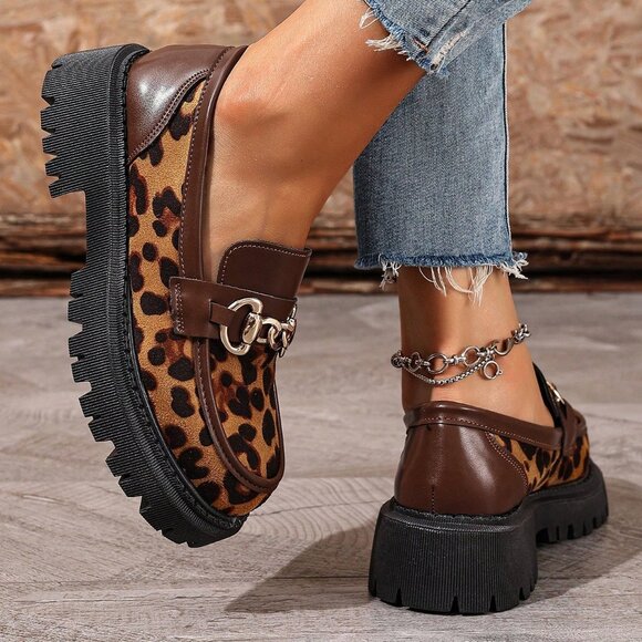 Leopard Casual Women's Round Toe Loafers - Picture 5 of 6